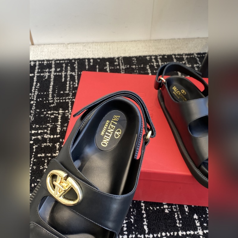 代購級 Valentino 華倫天奴25款大V扣魔術(shù)貼沙灘涼鞋 魔術(shù)貼休閑涼鞋