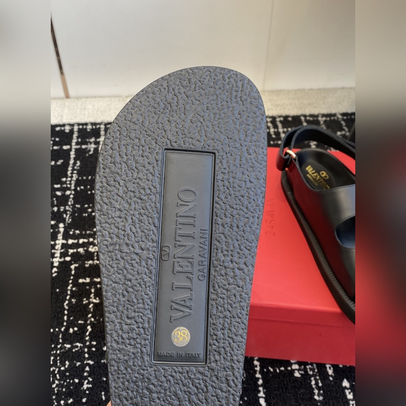 代購級 Valentino 華倫天奴25款大V扣魔術(shù)貼沙灘涼鞋 魔術(shù)貼休閑涼鞋