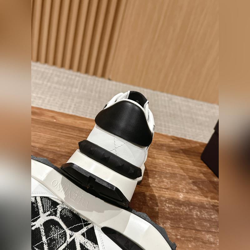 華倫天奴新款休閑運(yùn)動(dòng)鞋 進(jìn)口絲綢小牛皮面 牛仔布印花工藝，牛皮內(nèi)裡 原版開模TP