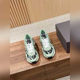 華倫天奴新款休閑運(yùn)動(dòng)鞋 進(jìn)口絲綢小牛皮面 牛仔布印花工藝，牛皮內(nèi)裡 原版開(kāi)模TP