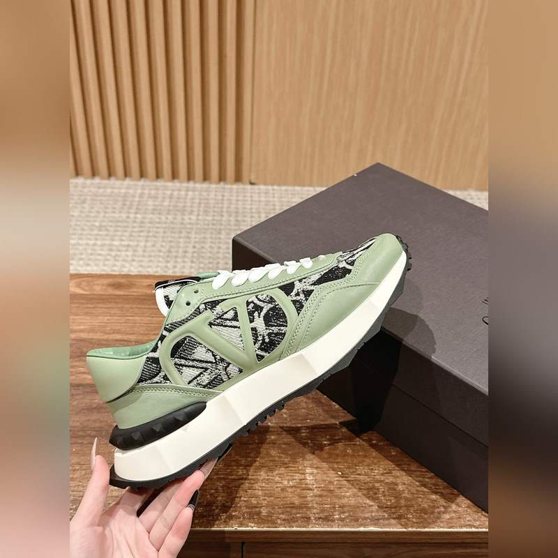 華倫天奴新款休閑運動鞋 進口絲綢小牛皮面 牛仔布印花工藝，牛皮內裡 原版開模TP