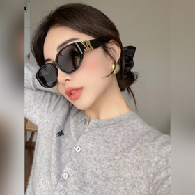 SAINT LAURENT . 新品 SL M86 腿上刻印SAINT LAU