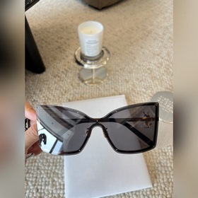 Ysl潮人排隊 YSL M121F 2025上新咯 凹造型絕了 炫酷大貓眼 S