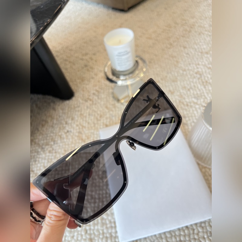 Ysl潮人排隊 YSL M121F 2025上新咯 凹造型絕了 炫酷大貓眼 S