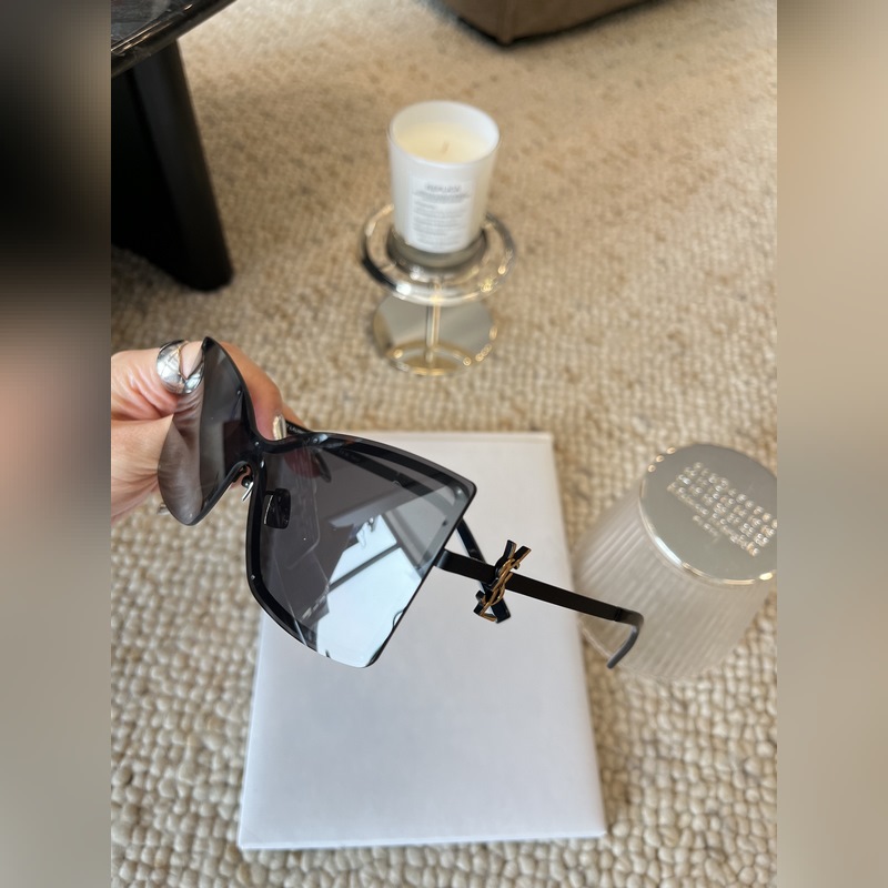 Ysl潮人排隊 YSL M121F 2025上新咯 凹造型絕了 炫酷大貓眼 S