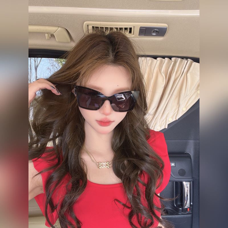 Ysl潮人排隊 YSL M121F 2025上新咯 凹造型絕了 炫酷大貓眼 S