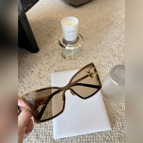 Ysl潮人排隊 YSL M121F 2025上新咯 凹造型絕了 炫酷大貓眼 S
