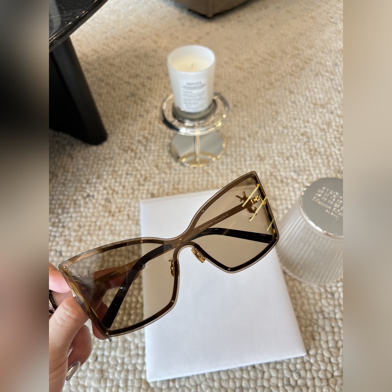 Ysl潮人排隊 YSL M121F 2025上新咯 凹造型絕了 炫酷大貓眼 S