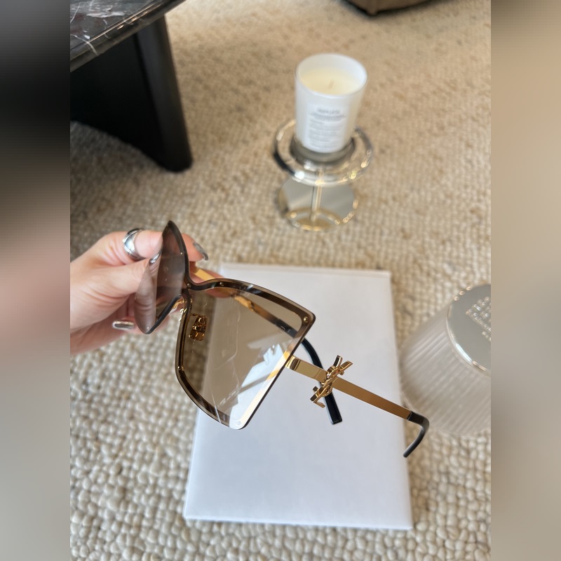 Ysl潮人排隊 YSL M121F 2025上新咯 凹造型絕了 炫酷大貓眼 S