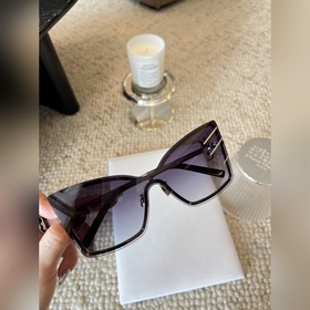Ysl潮人排隊 YSL M121F 2025上新咯 凹造型絕了 炫酷大貓眼 S