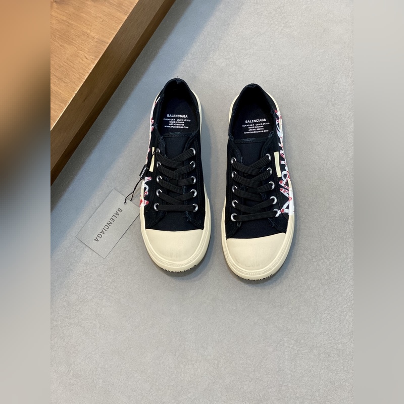 巴黎世家早春流蘇低幫帆布鞋，輕盈又舒適，上腳秀氣 鞋面 水洗流蘇牛仔布/GG帆布