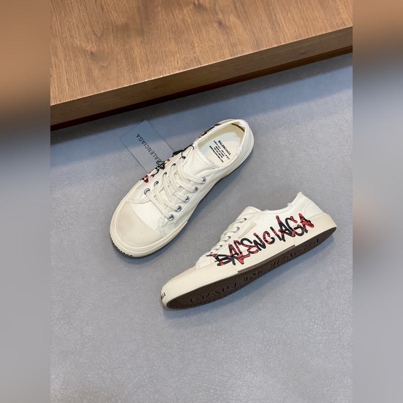 巴黎世家早春流蘇低幫帆布鞋，輕盈又舒適，上腳秀氣 鞋面 水洗流蘇牛仔布/GG帆布