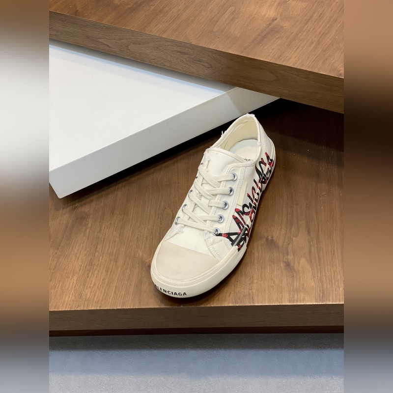 巴黎世家早春流蘇低幫帆布鞋，輕盈又舒適，上腳秀氣 鞋面 水洗流蘇牛仔布/GG帆布