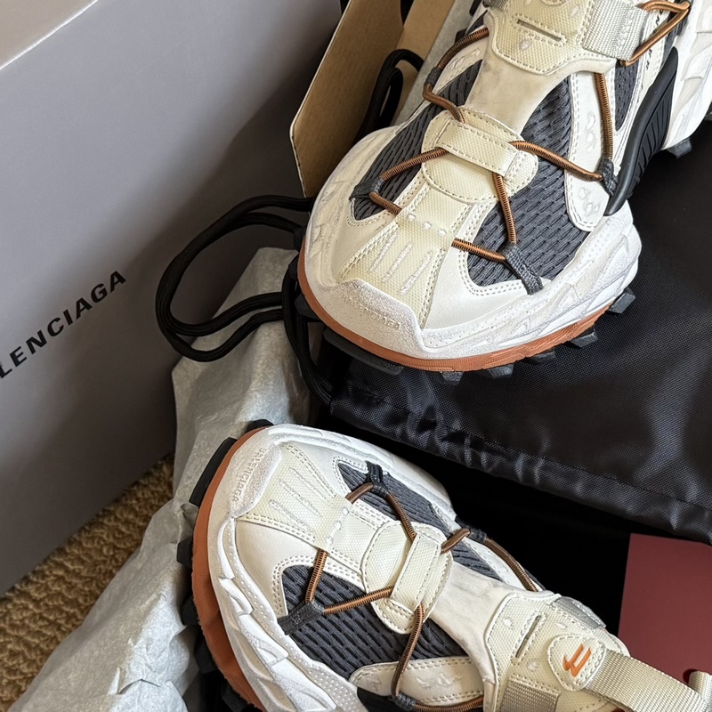 Balenciaga巴黎世家Hike Sneaker情侶款 輪胎鞋 登山鞋 老爹