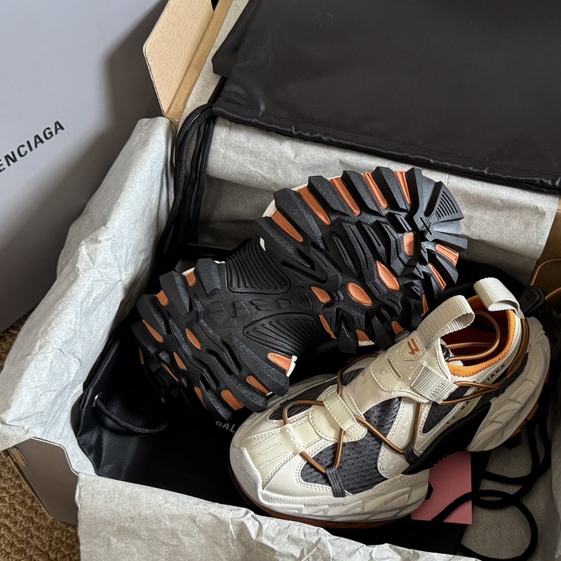 Balenciaga巴黎世家Hike Sneaker情侶款 輪胎鞋 登山鞋 老爹