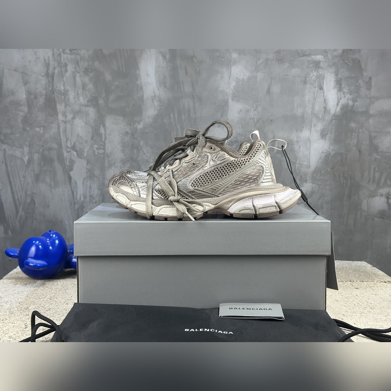 Balenciaga巴黎世家 九代 最新爆款3XL Sneaker系列 情侶款