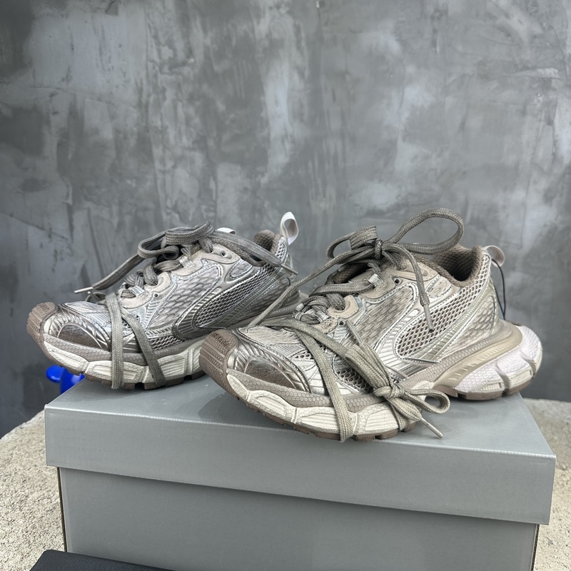 Balenciaga巴黎世家 九代 最新爆款3XL Sneaker系列 情侶款