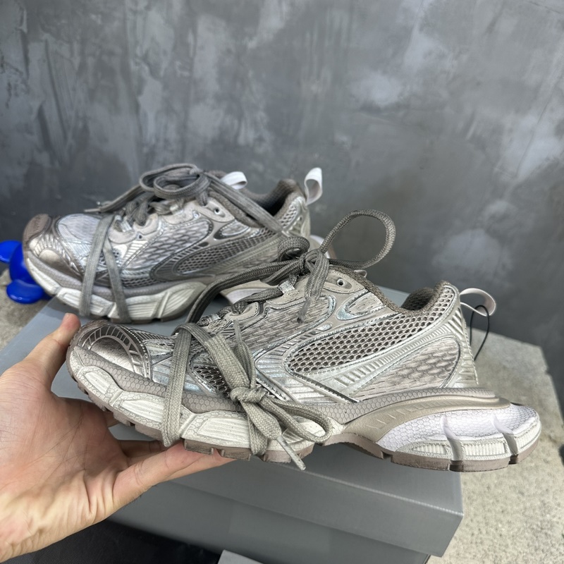 Balenciaga巴黎世家 九代 最新爆款3XL Sneaker系列 情侶款