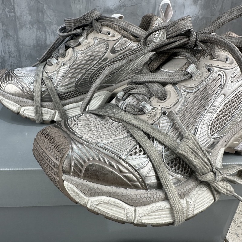 Balenciaga巴黎世家 九代 最新爆款3XL Sneaker系列 情侶款