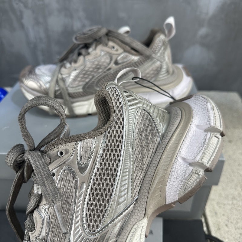 Balenciaga巴黎世家 九代 最新爆款3XL Sneaker系列 情侶款