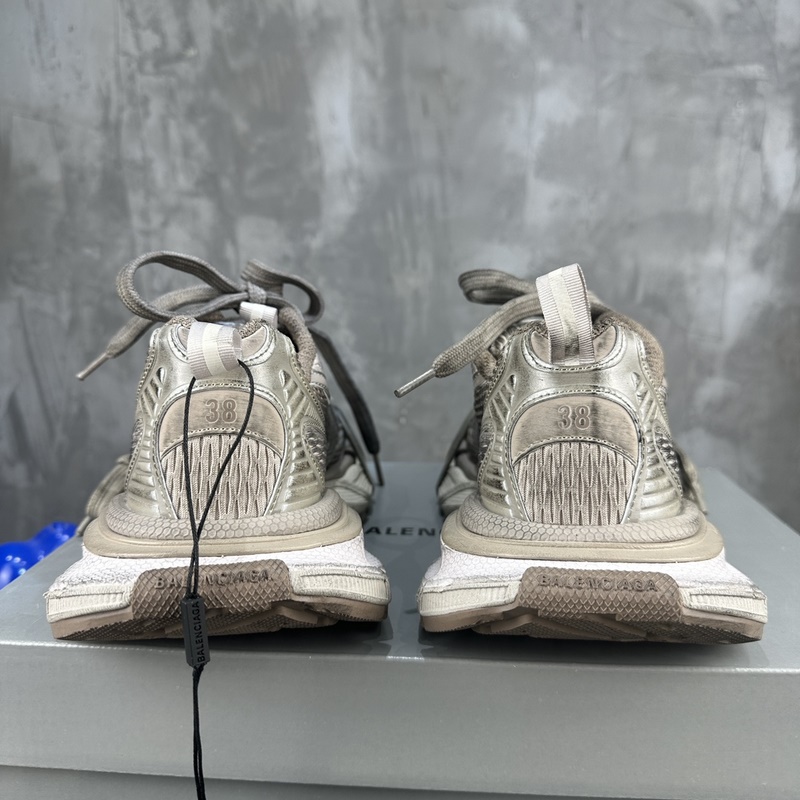 Balenciaga巴黎世家 九代 最新爆款3XL Sneaker系列 情侶款