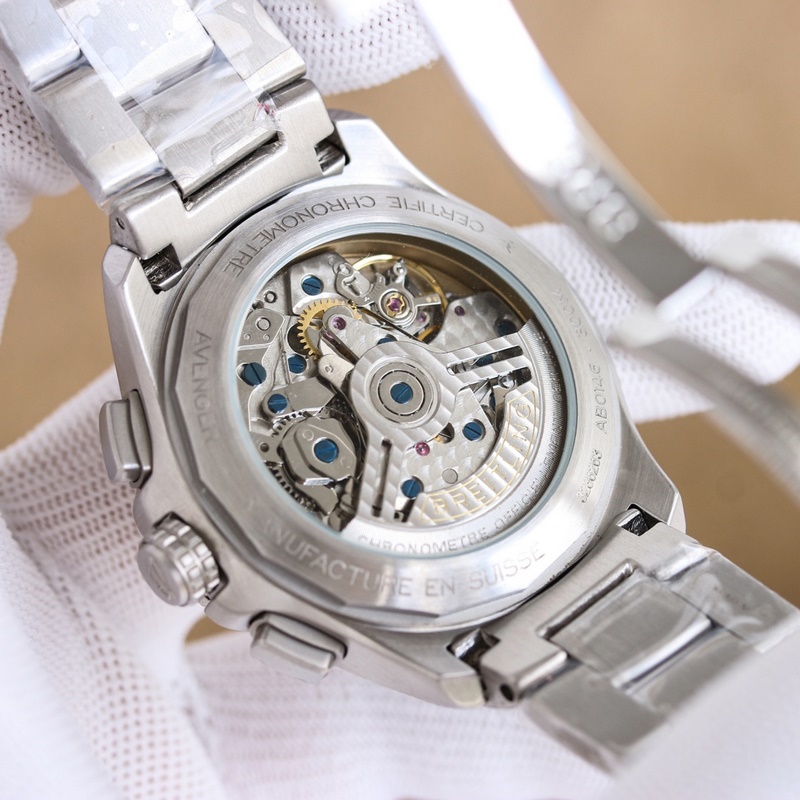 BLS新品：百年靈複仇者B01計(jì)時腕表44 (AVENGER B01 CHRON