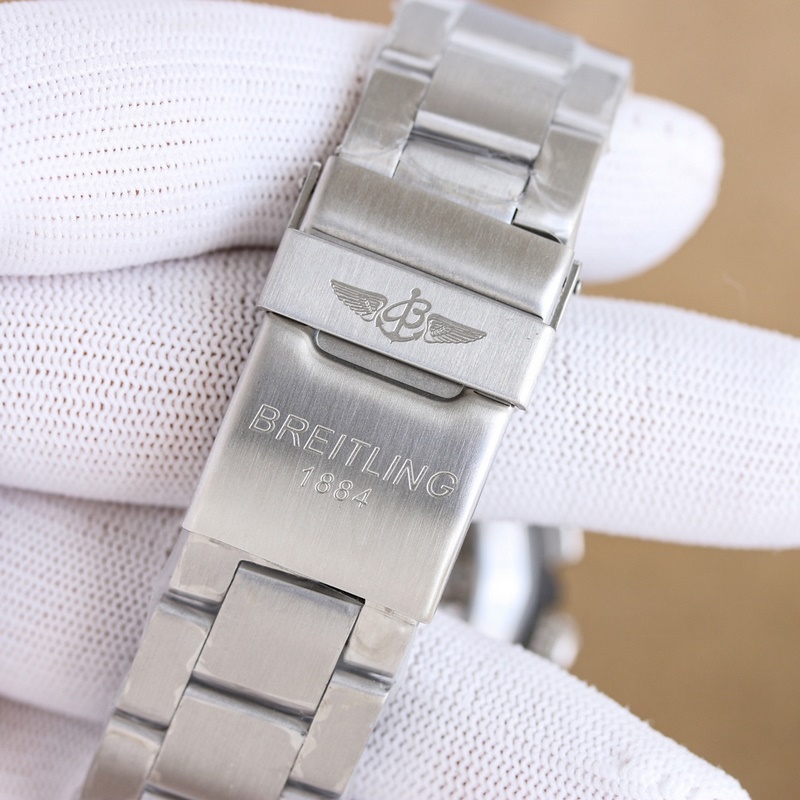 BLS新品：百年靈複仇者B01計(jì)時腕表44 (AVENGER B01 CHRON