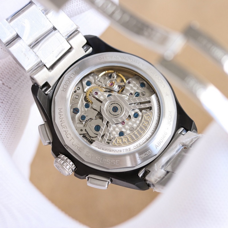 BLS新品：百年靈複仇者B01計時腕表44 (AVENGER B01 CHRON