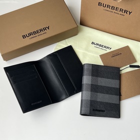 格紋折疊式護照夾 [B 家]原單出品IT~~ 細膩柔軟的小牛皮內搭，搭配格子面料