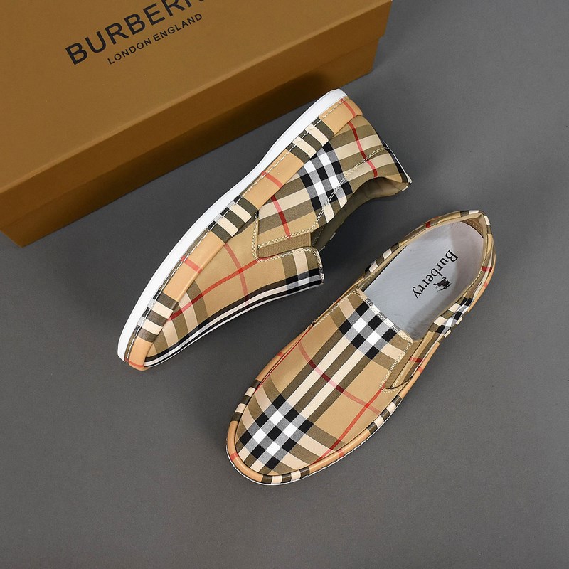 巴寶莉透氣小布鞋，鞋面采用舒適透氣布料，超輕軟橡膠大底。男款39-44。