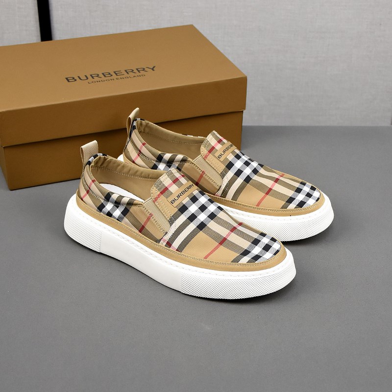 巴寶莉透氣小布鞋，鞋面采用舒適透氣布料，超輕橡膠發(fā)泡大底。男款39-44。