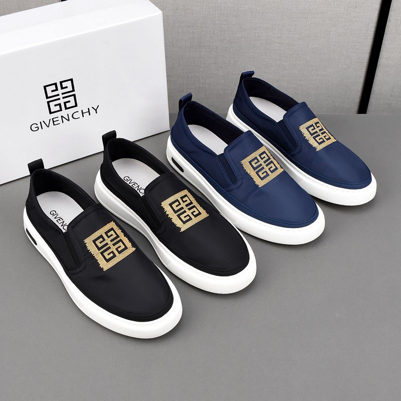 巴寶莉透氣小布鞋，鞋面采用舒適透氣布料，超輕軟橡膠發泡大底。男款39-44(38