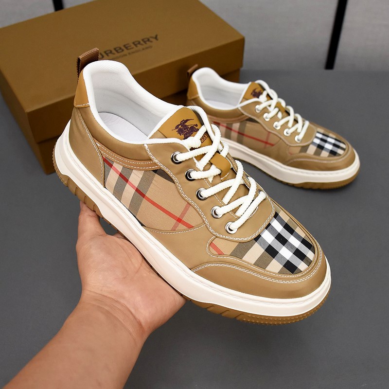 Burberry[巴寶莉]時尚系帶布鞋，鞋面采用透氣布料，橡膠發泡鞋底，男碼39