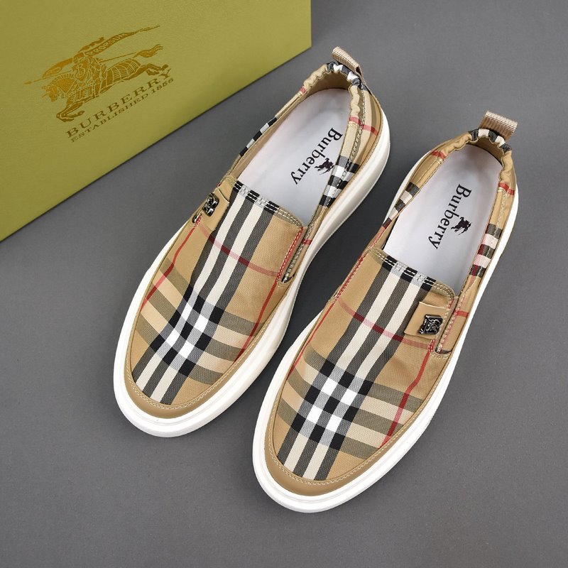 巴寶莉透氣小布鞋，鞋面采用舒適透氣布料，超輕軟橡膠發泡大底。男款38-44。