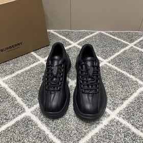 巴寶莉 男士休閑鞋，鞋面簡約時尚百搭，可為各式造型增光添彩。塑造獨具動感活力與摩