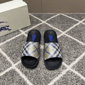 巴寶莉 男士拖鞋鞋，鞋面簡約時尚百搭，可為各式造型增光添彩。塑造獨具動感活力與摩