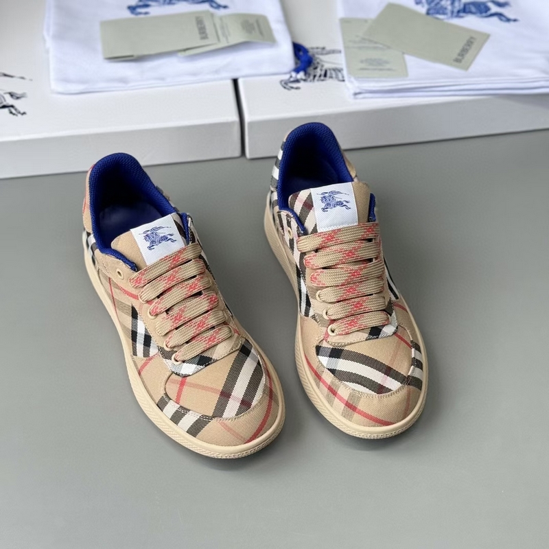 巴寶莉 BURBERRY 380  巴寶莉 BURBERRY 沙色格紋 Te