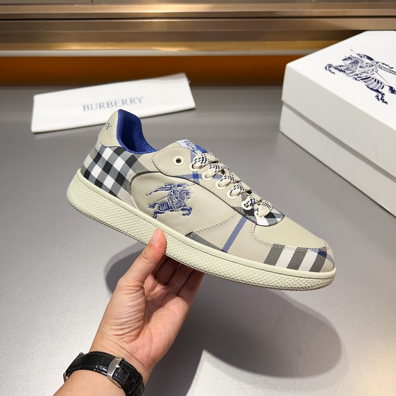 2026Ss男士經典低幫格紋帆布運動鞋，以 Vintage 複古格紋棉材質煥新演
