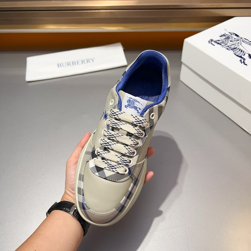 2026Ss男士經典低幫格紋帆布運動鞋，以 Vintage 複古格紋棉材質煥新演