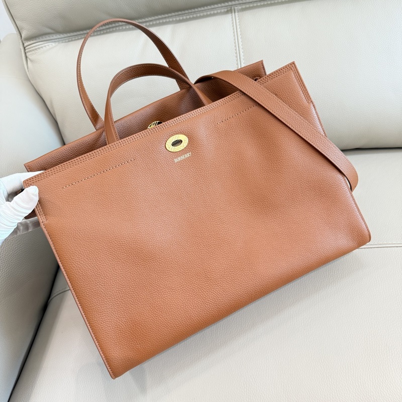 39cm B家新款托特包，用于意大利進口粒紋小牛皮面料打造，搭配棉質混紡內襯，精