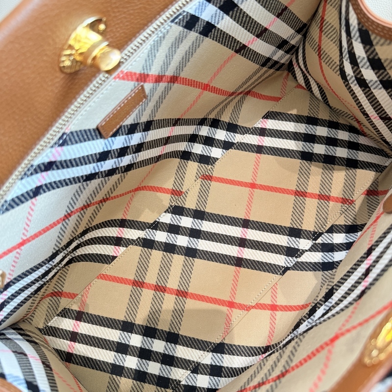 39cm B家新款托特包，用于意大利進口粒紋小牛皮面料打造，搭配棉質混紡內襯，精