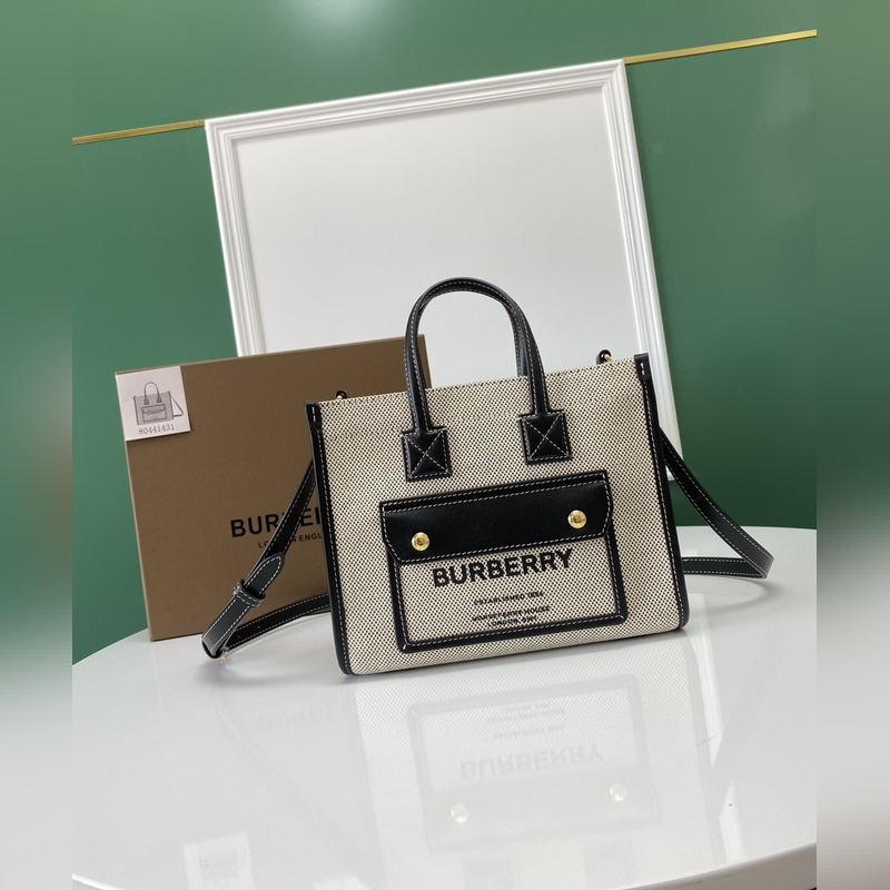 B家最新freya芙蕾包，意大利精制托特包，選用緝明線皮革及棉質(zhì)帆布制成，裝飾品