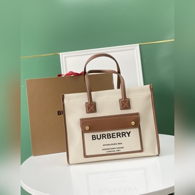 B家雙色帆布拼皮皮革Freya意大利精制托特包，選用緝明線皮革及棉質(zhì)帆布制成，裝