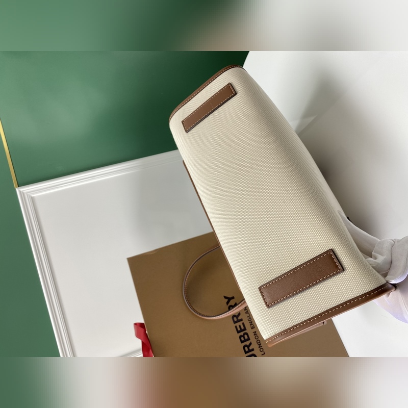 B家雙色帆布拼皮皮革Freya意大利精制托特包，選用緝明線皮革及棉質帆布制成，裝