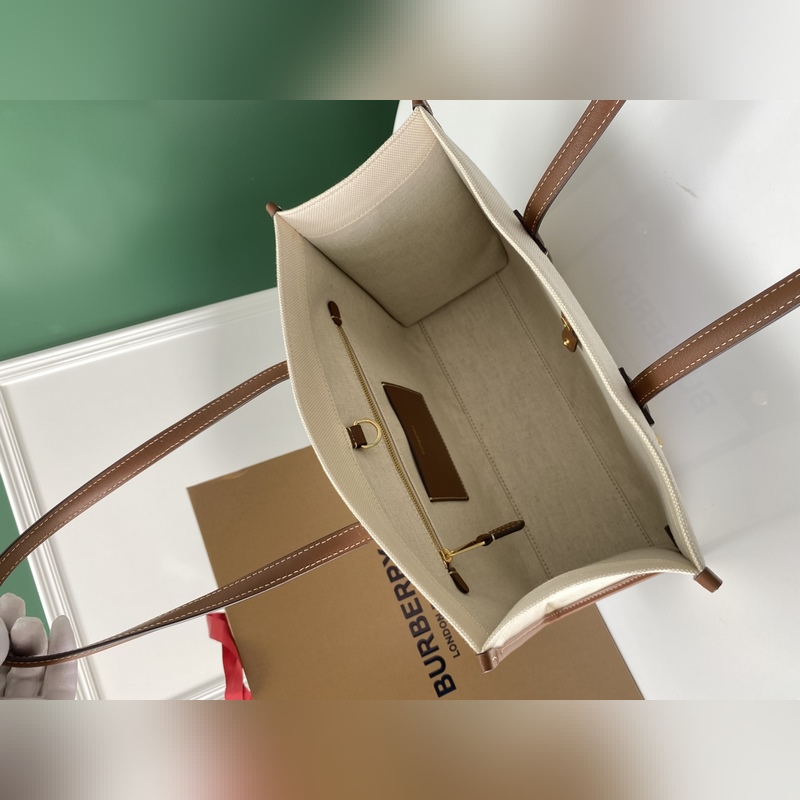 B家雙色帆布拼皮皮革Freya意大利精制托特包，選用緝明線皮革及棉質帆布制成，裝