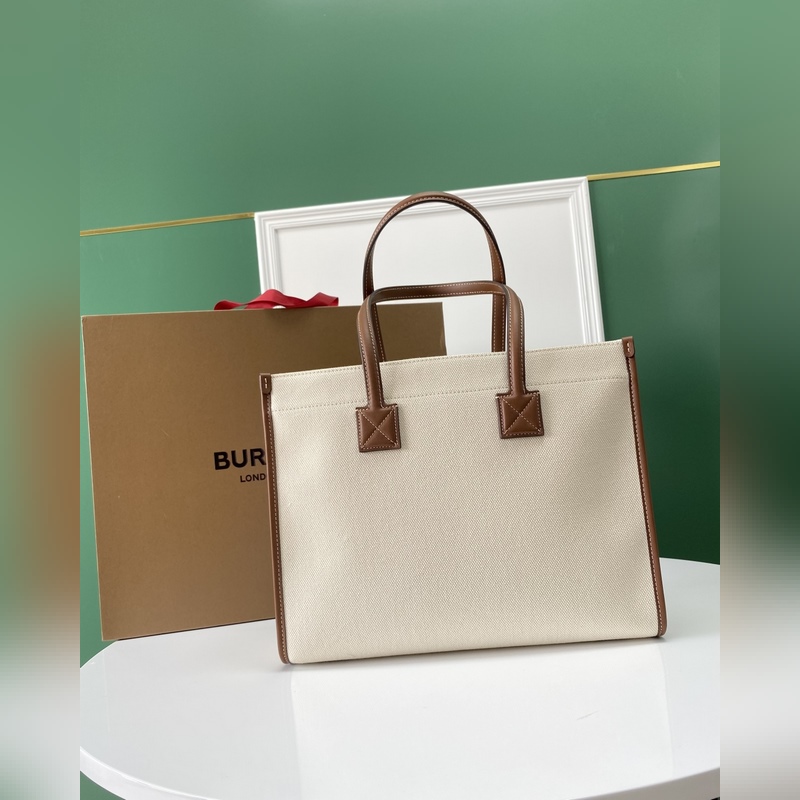 B家雙色帆布拼皮皮革Freya意大利精制托特包，選用緝明線皮革及棉質帆布制成，裝