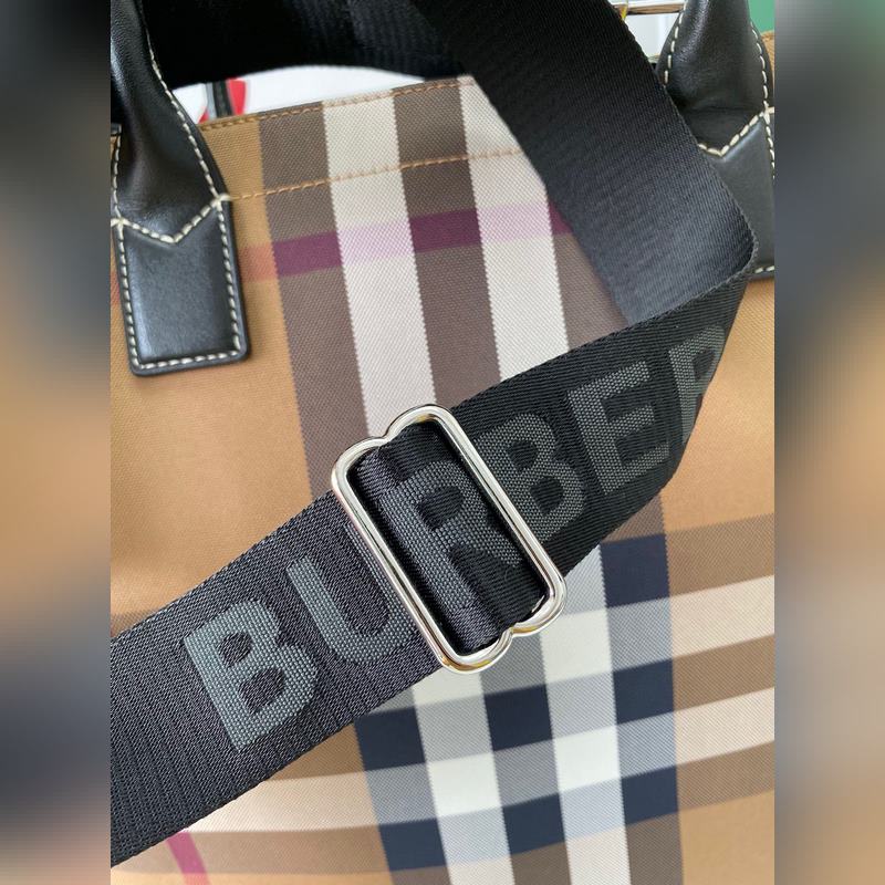 B家最新的格紋布內裡全進口牛皮材質了解一下，真正的一款奢華都用在內在，而外在及其