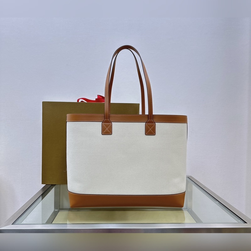 London 托特包複古美膩托特 簡約大氣，實用又乖巧 米色幹淨又耐看 上身滿滿