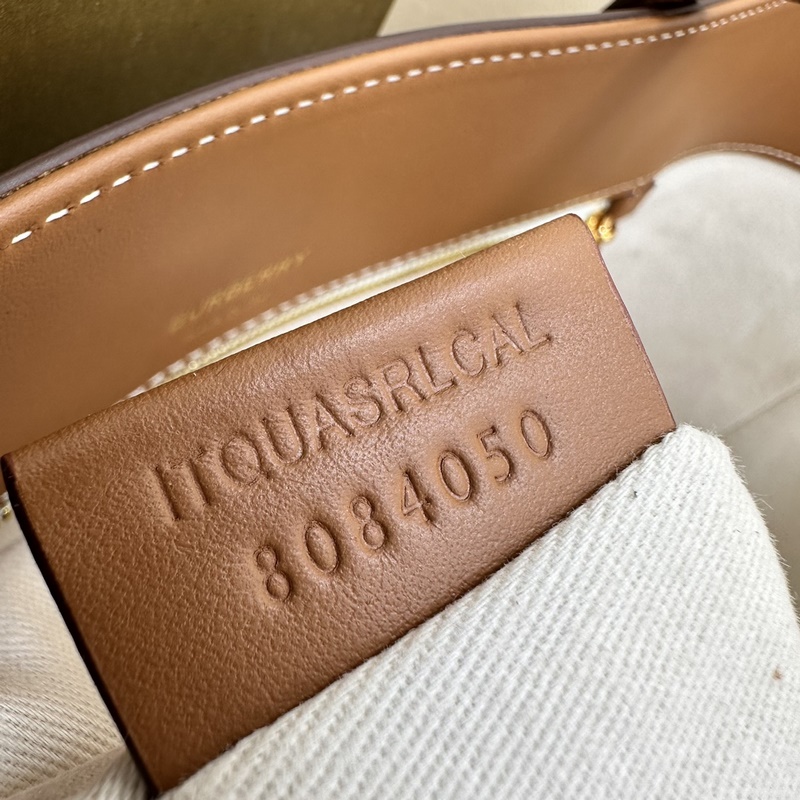 London 托特包複古美膩托特 簡約大氣，實用又乖巧 米色幹淨又耐看 上身滿滿