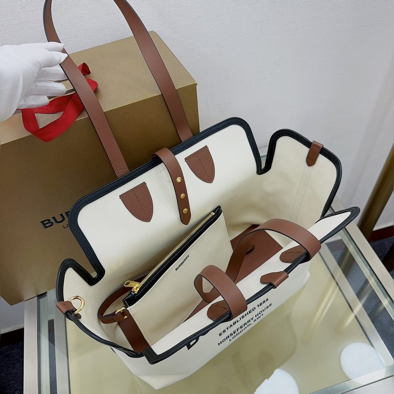 B家最新款隨性風格 The Belt 貝爾特包 ，精選棉質帆布與柔韌皮革打造，飾